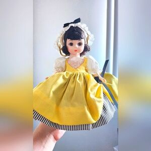 France 590 Madame Alexander Vintage Doll